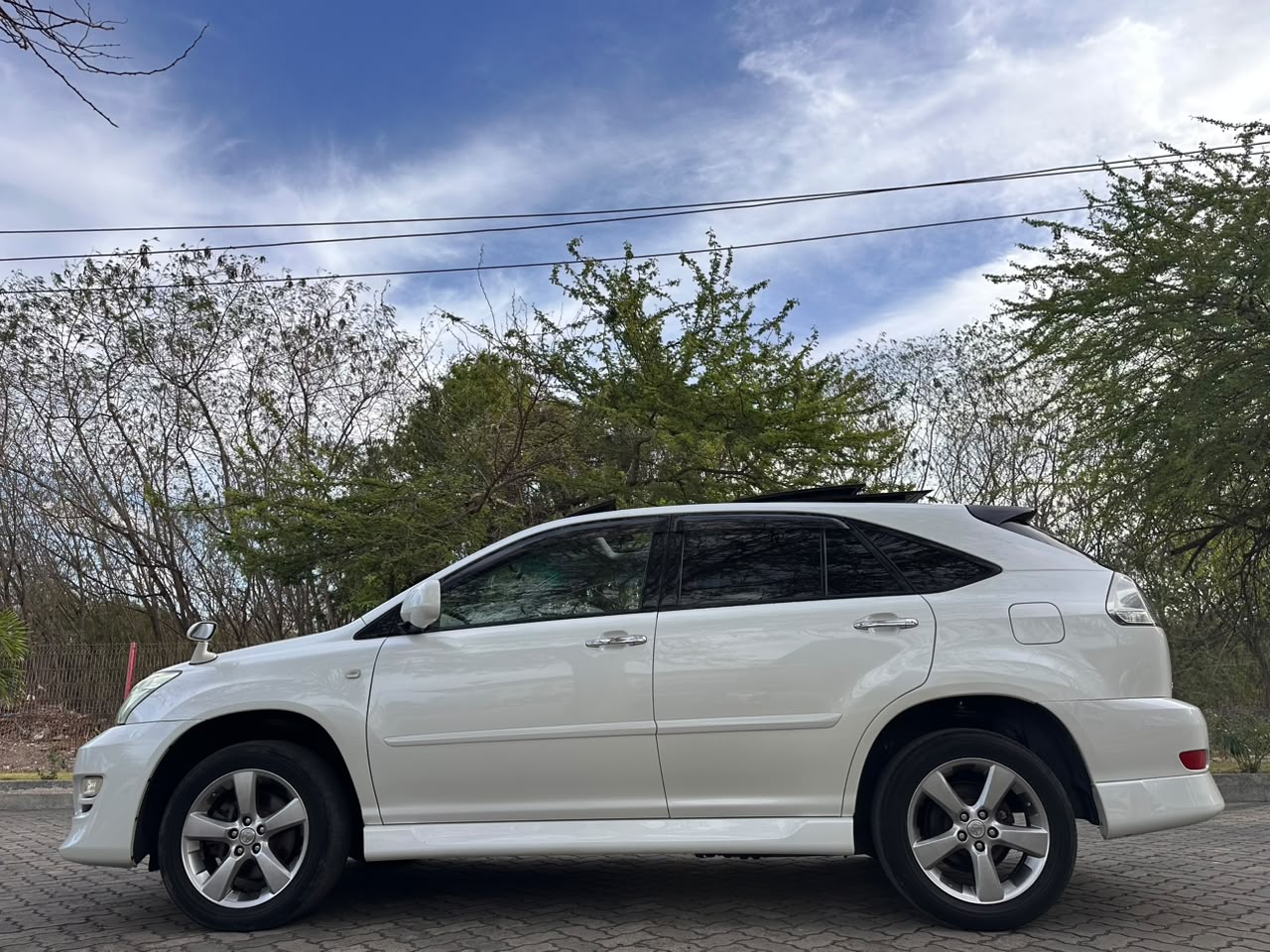 TOYOTA HARRIER thumbnail 7